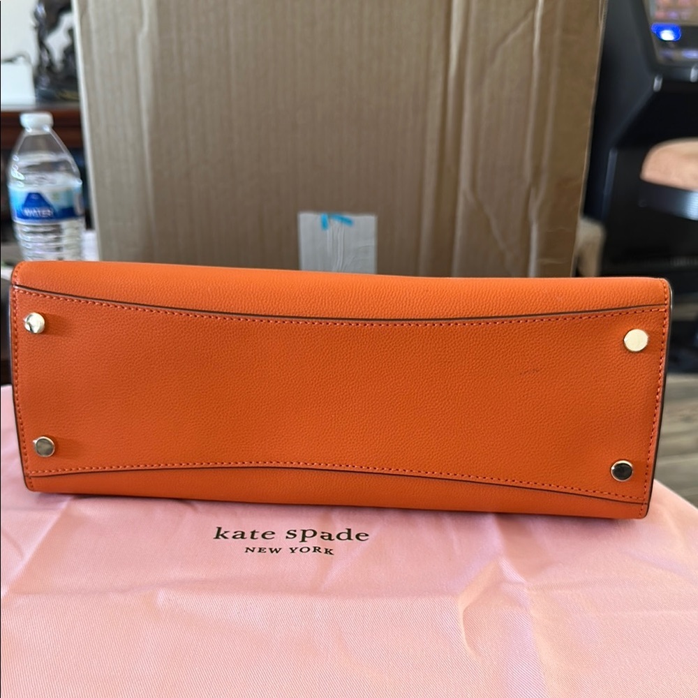 Kate Spade Voyage Crossbody
Satchel & Dust Bag NWOT​ - Picture 9 of 10